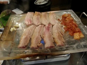 豚キング　サムギョプサル　焼き過程②