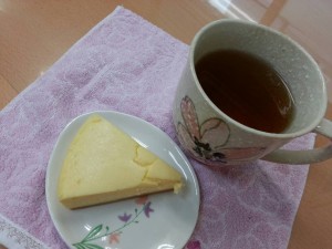 ピールチーズケーキと紅茶
