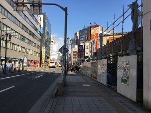 旭町　JR八王子から京王八王子に向かう道