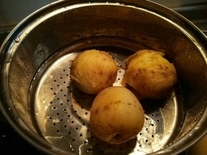おじゃがをふかして・・・