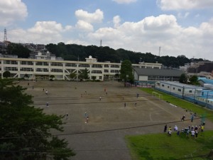 夏休みの校庭