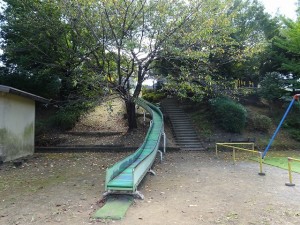 上野町公園　ローラーすべり台